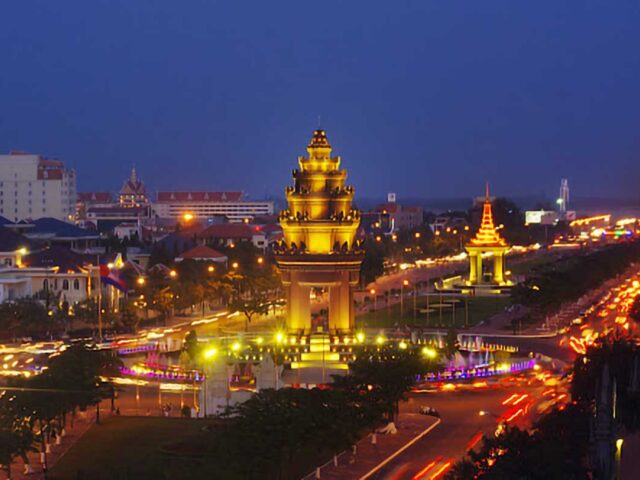 https://vietnamtur.viajes/wp-content/uploads/2021/11/Ciudad-Phnom-Penh-640x480.jpg